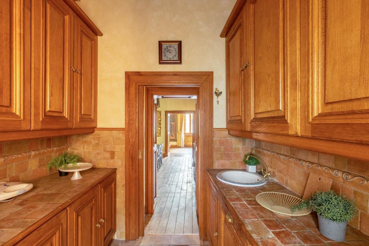 Iflat Golden Gem In Trevi Apartment Rome Exterior photo