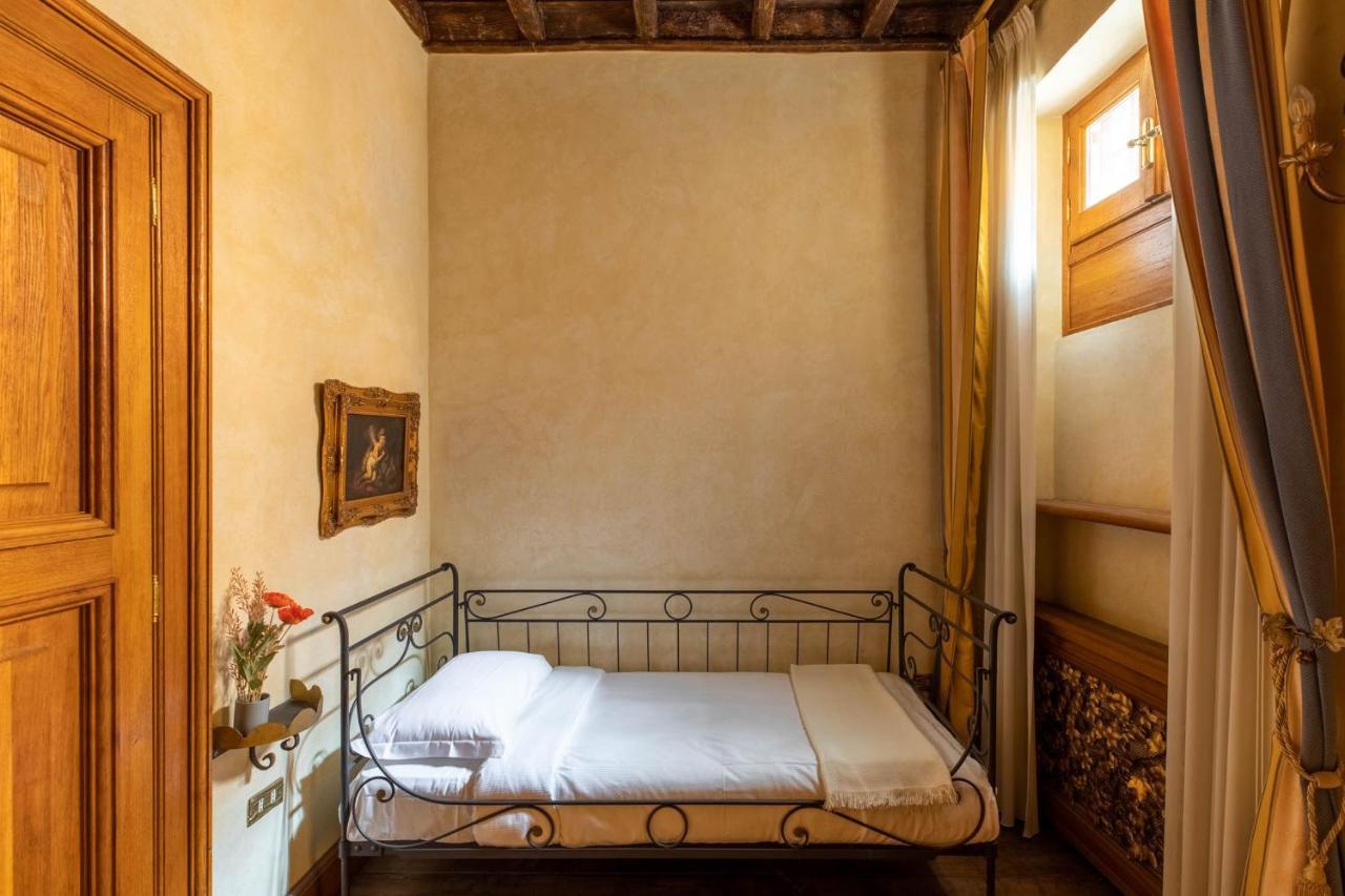 Iflat Golden Gem In Trevi Apartment Rome Exterior photo