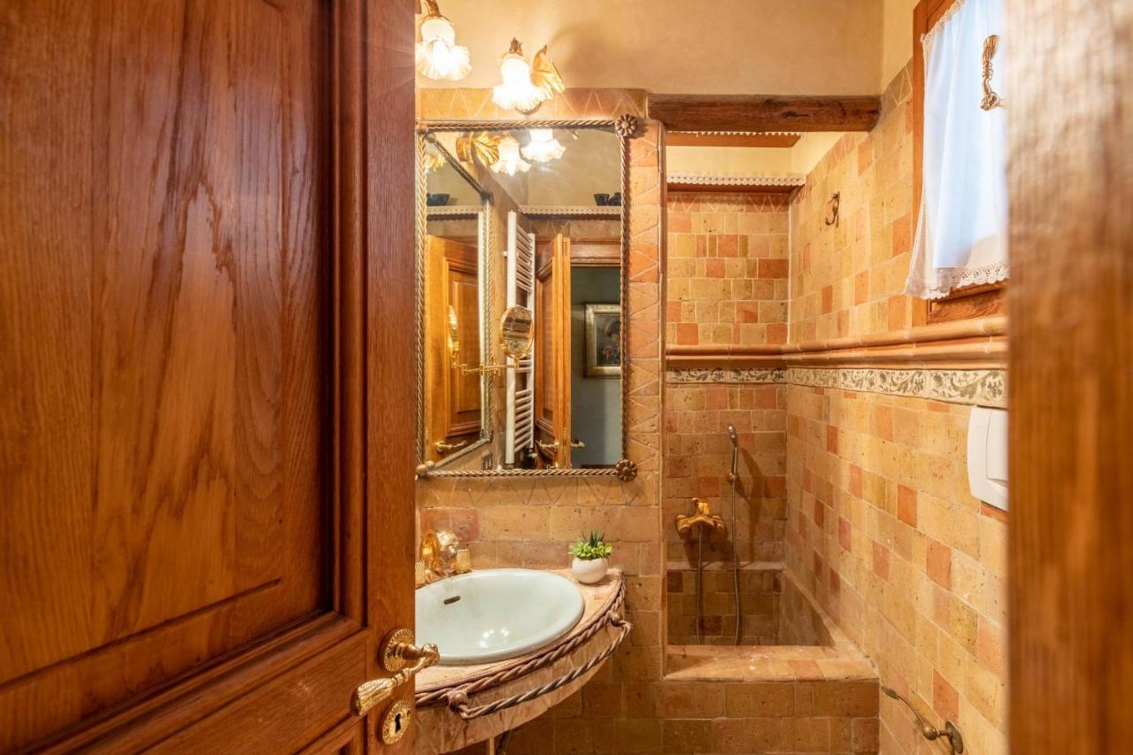 Iflat Golden Gem In Trevi Apartment Rome Exterior photo